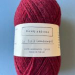 Biches et Bûches Le Petit Lambswool rouge norvégien